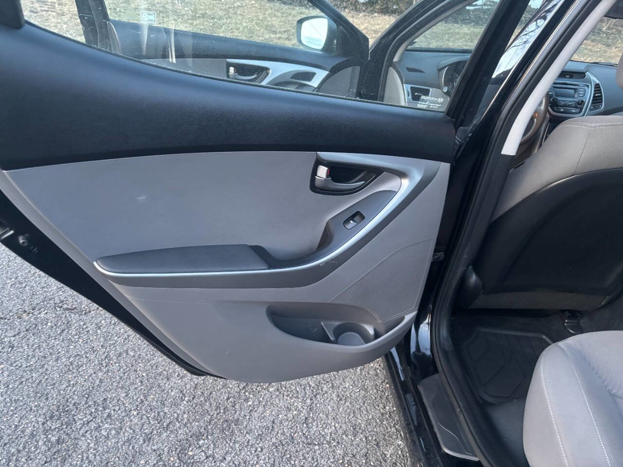 Used 2016 Hyundai Elantra SE image 21