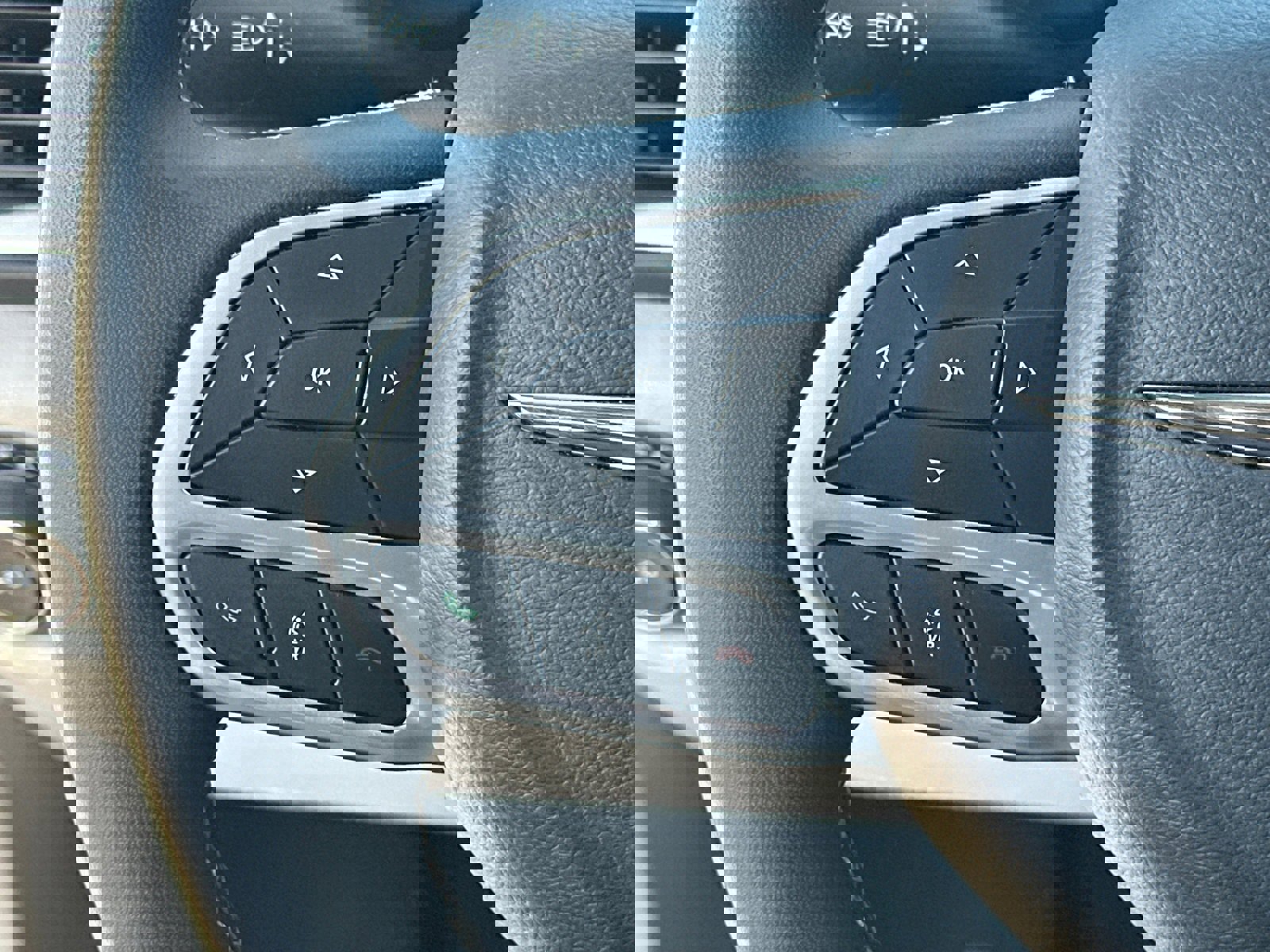 Used 2024 Chrysler Pacifica Touring-L image 24