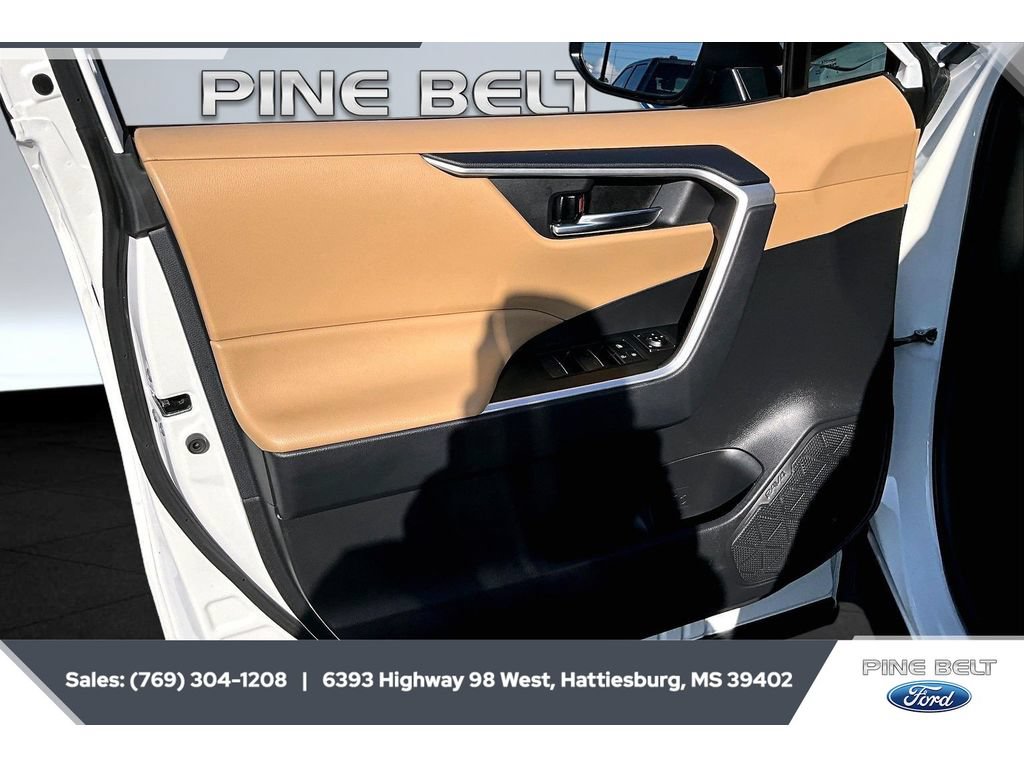 Used 2024 Toyota RAV4 XLE FWD image 17