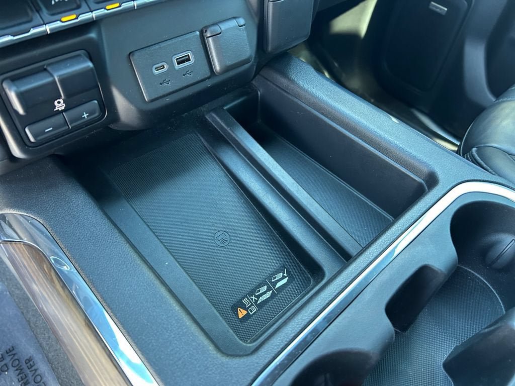 Used 2022 Chevrolet Silverado 1500 High Country w/ Technology Package AWD/4WD image 36