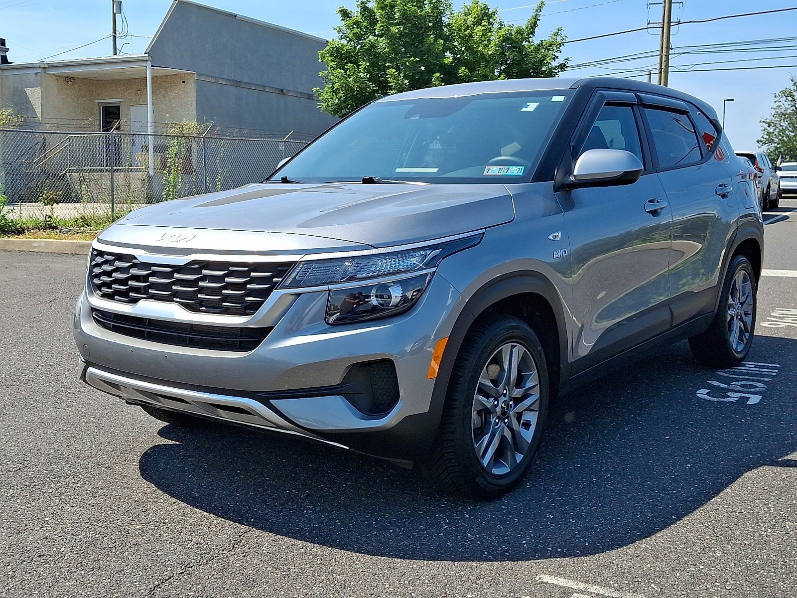 Used 2023 Kia Seltos LX AWD/4WD image 3