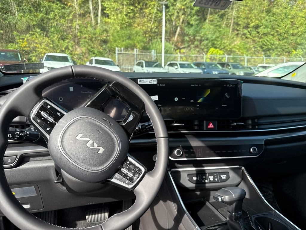 New 2026 Kia Carnival SX w/ SX Dark Edition Package image 13