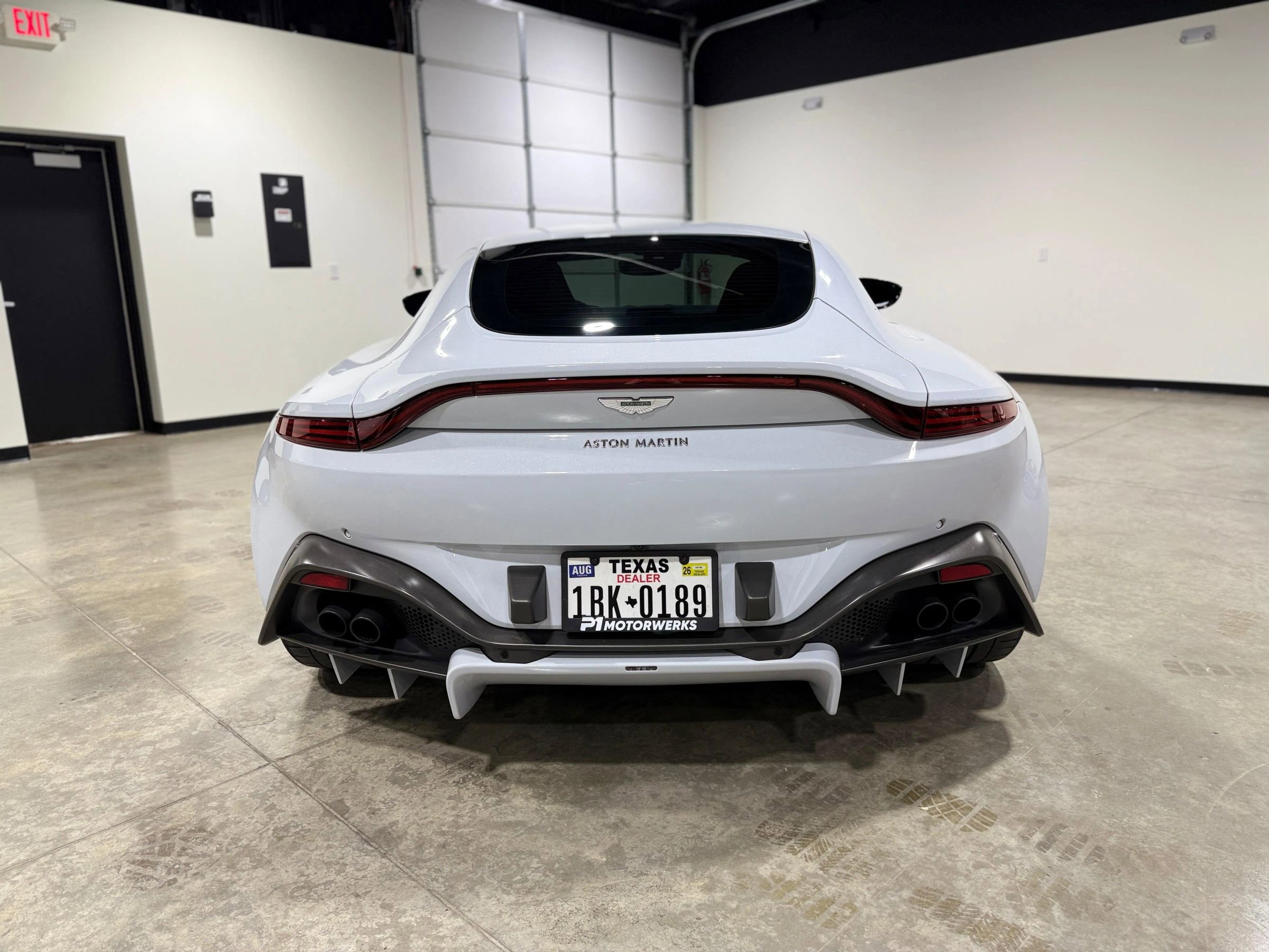 Used 2020 Aston Martin V8 Vantage Coupe image 12