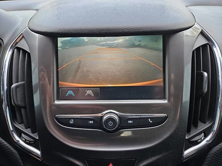 Used 2017 Chevrolet Cruze LT image 13