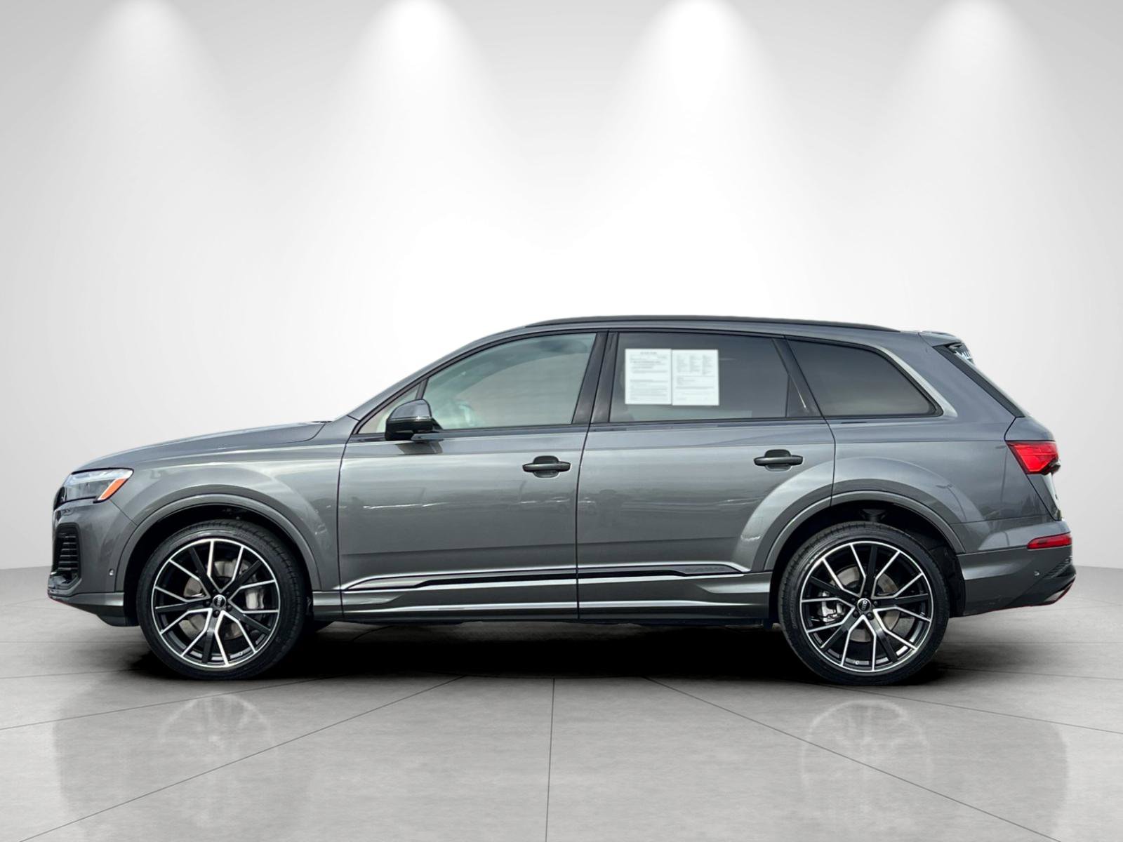 Used 2025 Audi Q7 3.0T Premium Plus w/ Premium Plus Package image 2