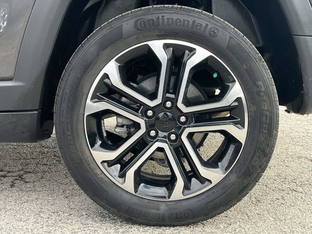 Used 2023 Jeep Compass Limited image 11