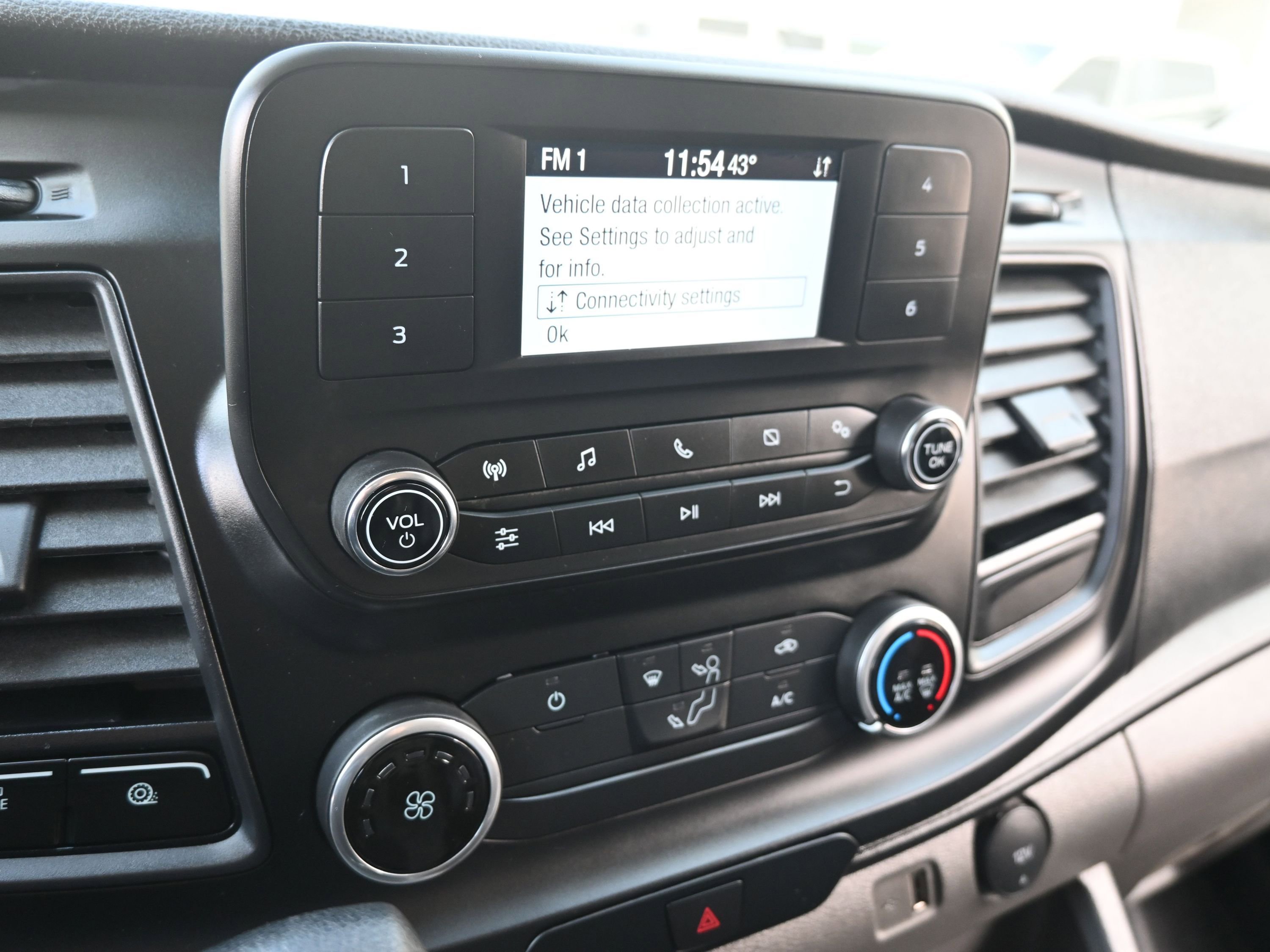 Used 2024 Ford Transit 150 148 Medium Roof image 25