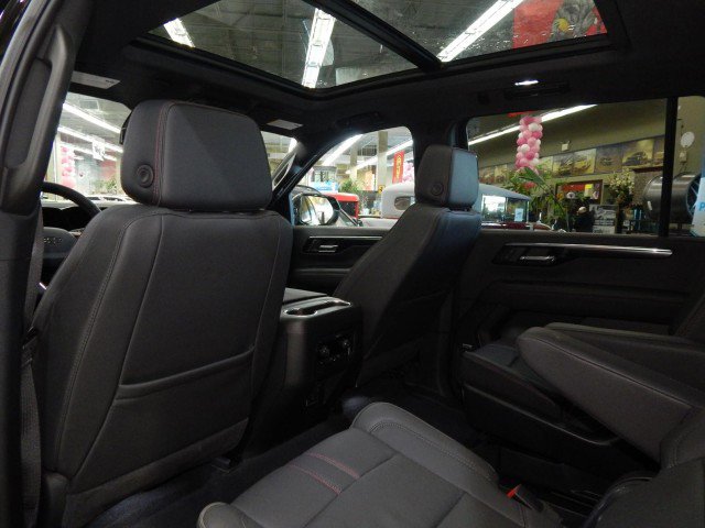 Used 2025 Chevrolet Suburban RST w/ Comfort Package image 36