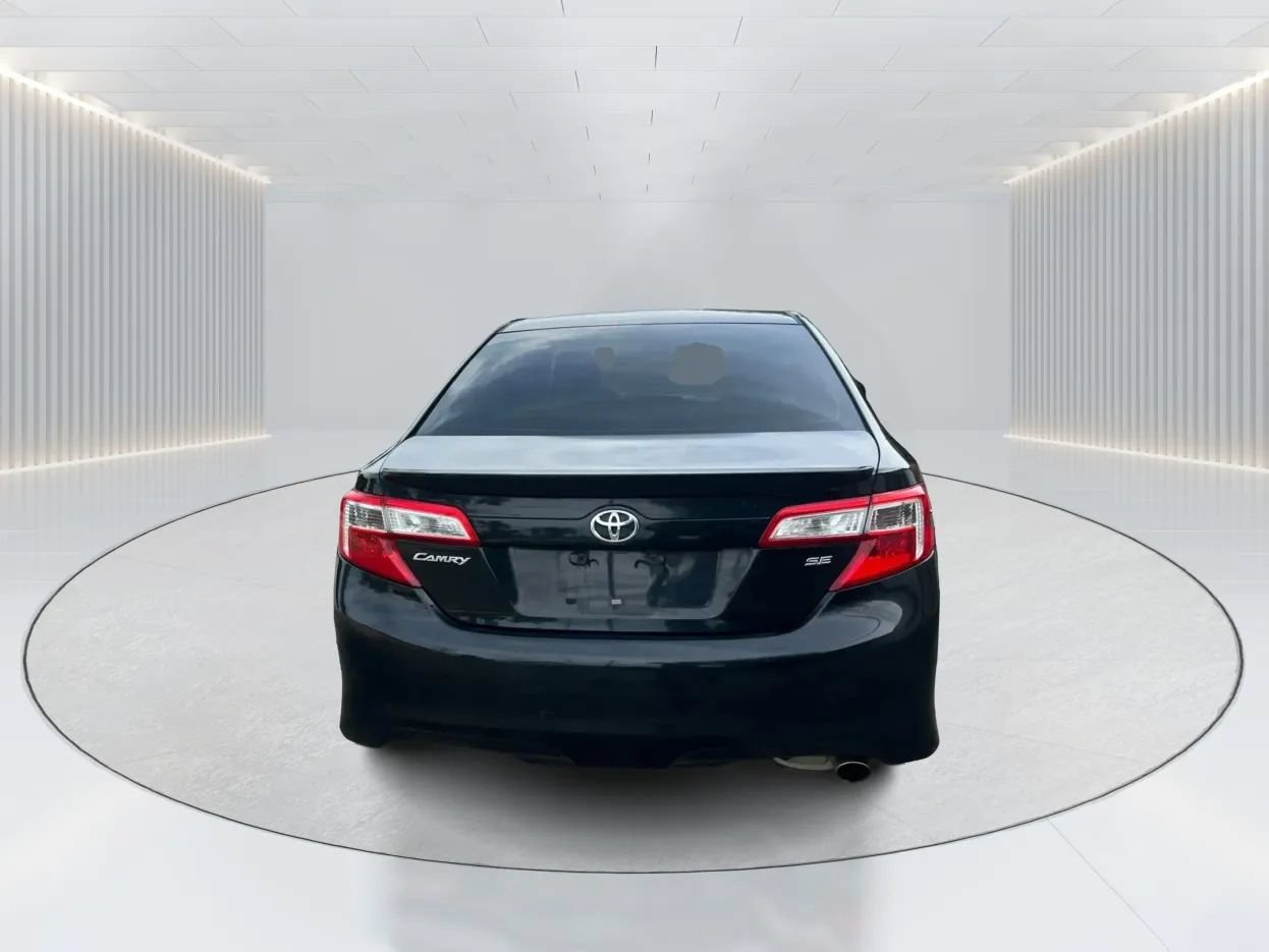 Used 2012 Toyota Camry SE FWD image 5