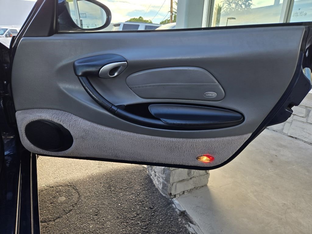 Used 2000 Porsche Boxster image 17