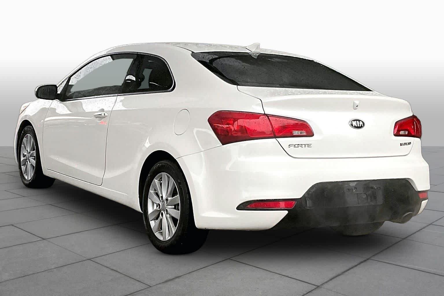 Used 2016 Kia Forte Koup EX FWD image 12