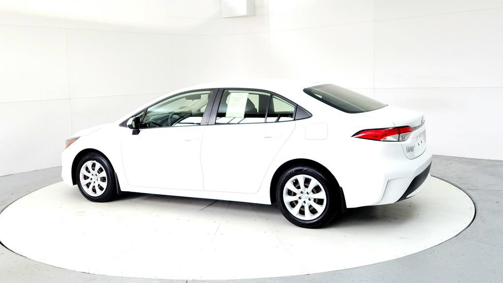Certified 2022 Toyota Corolla LE FWD image 4