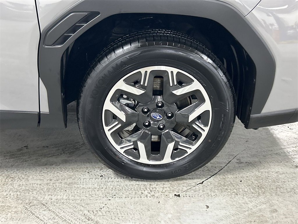 Used 2025 Subaru Forester Premium image 13