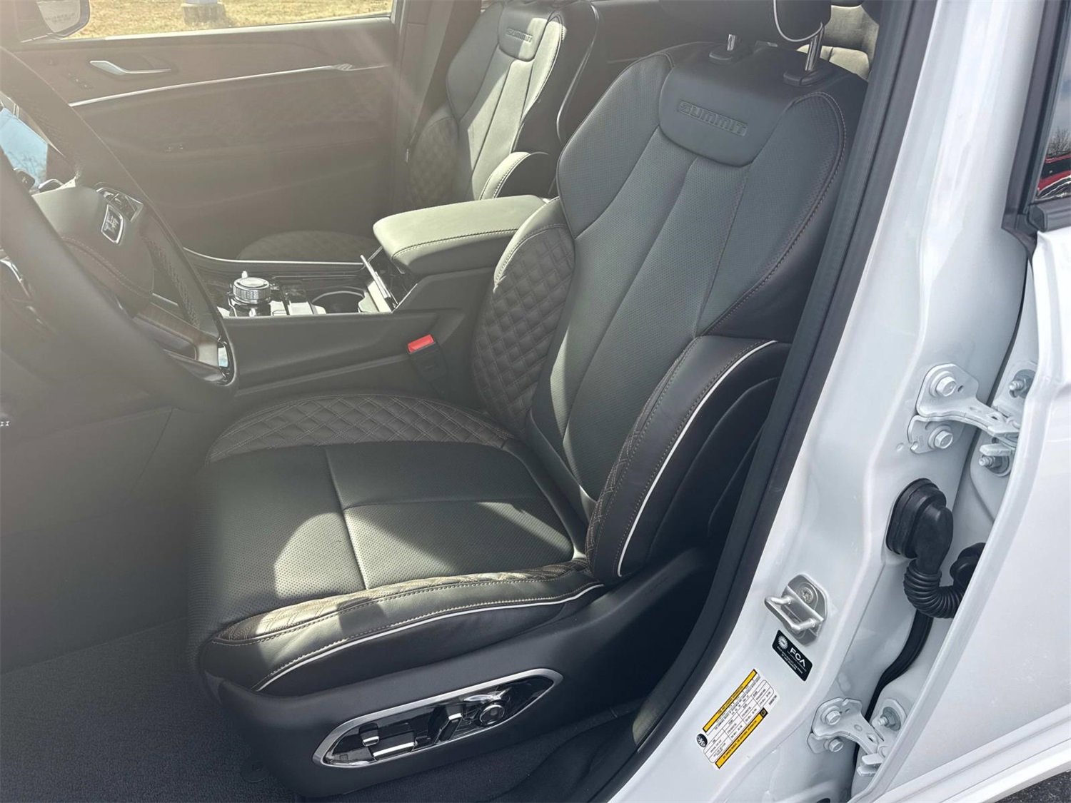 New 2025 Jeep Grand Cherokee Summit image 20