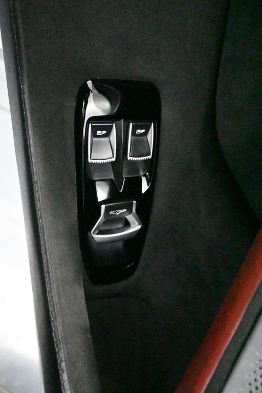 Used 2022 McLaren GT image 26