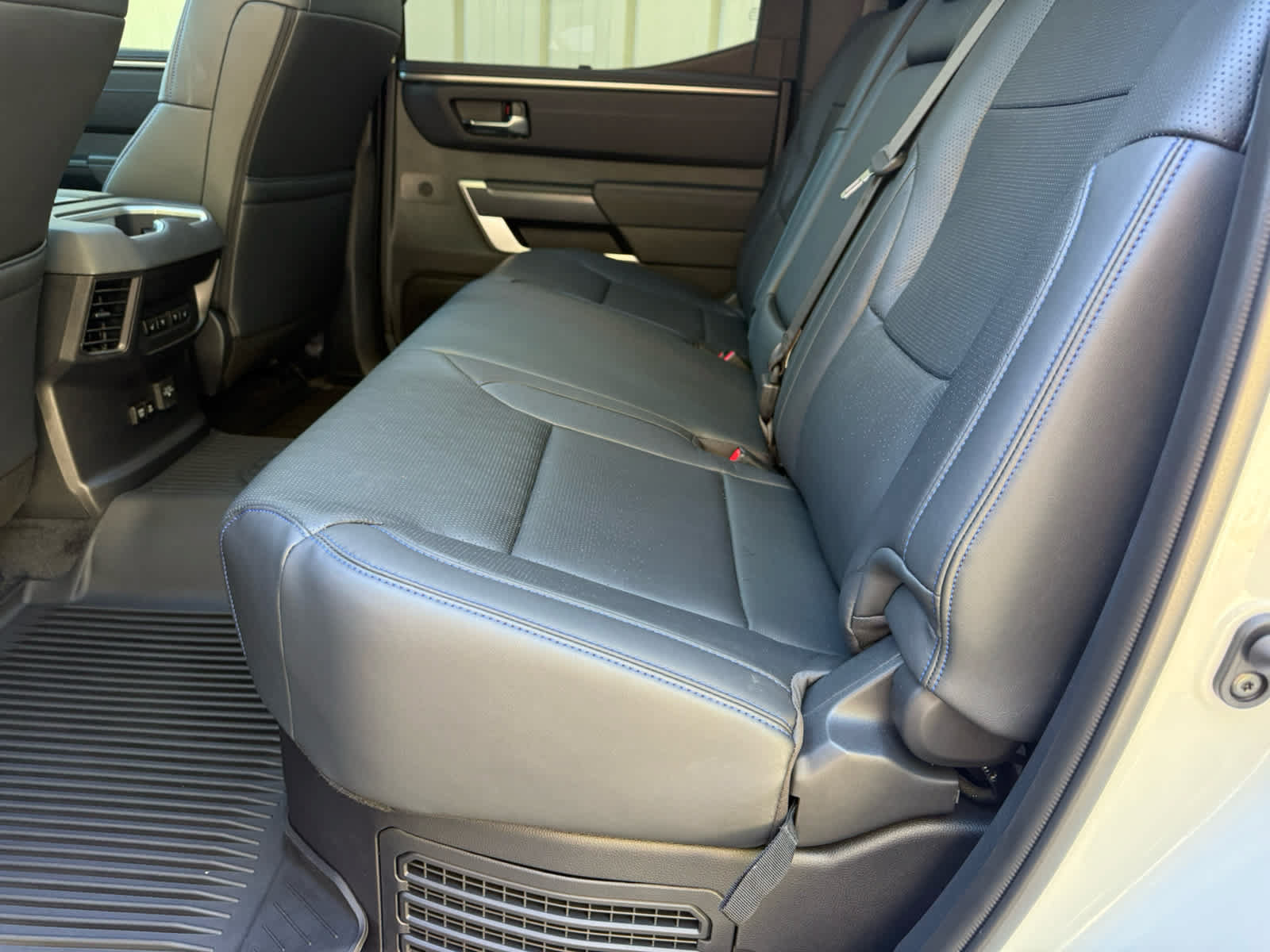 Used 2025 Toyota Tundra Platinum AWD/4WD image 5