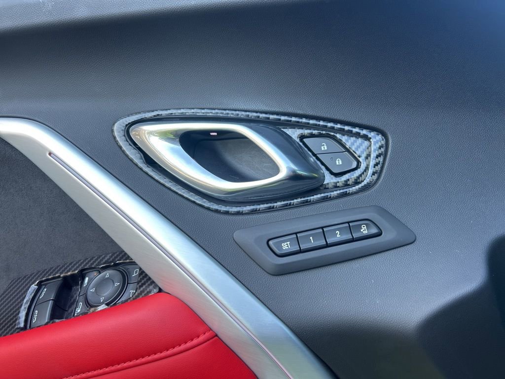 Used 2020 Chevrolet Camaro ZL1 image 25