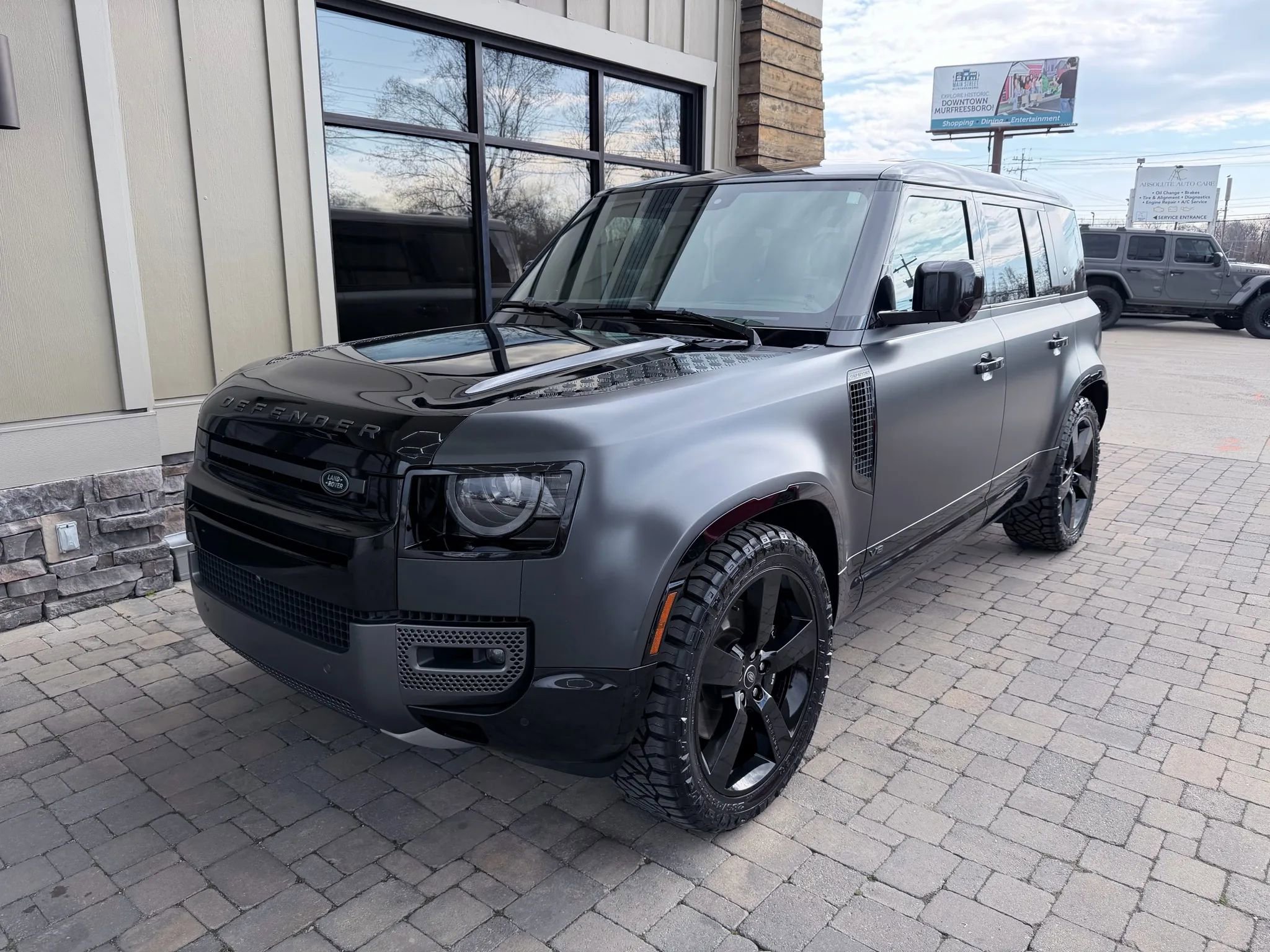 Used 2023 Land Rover Defender 110 V8 image 57