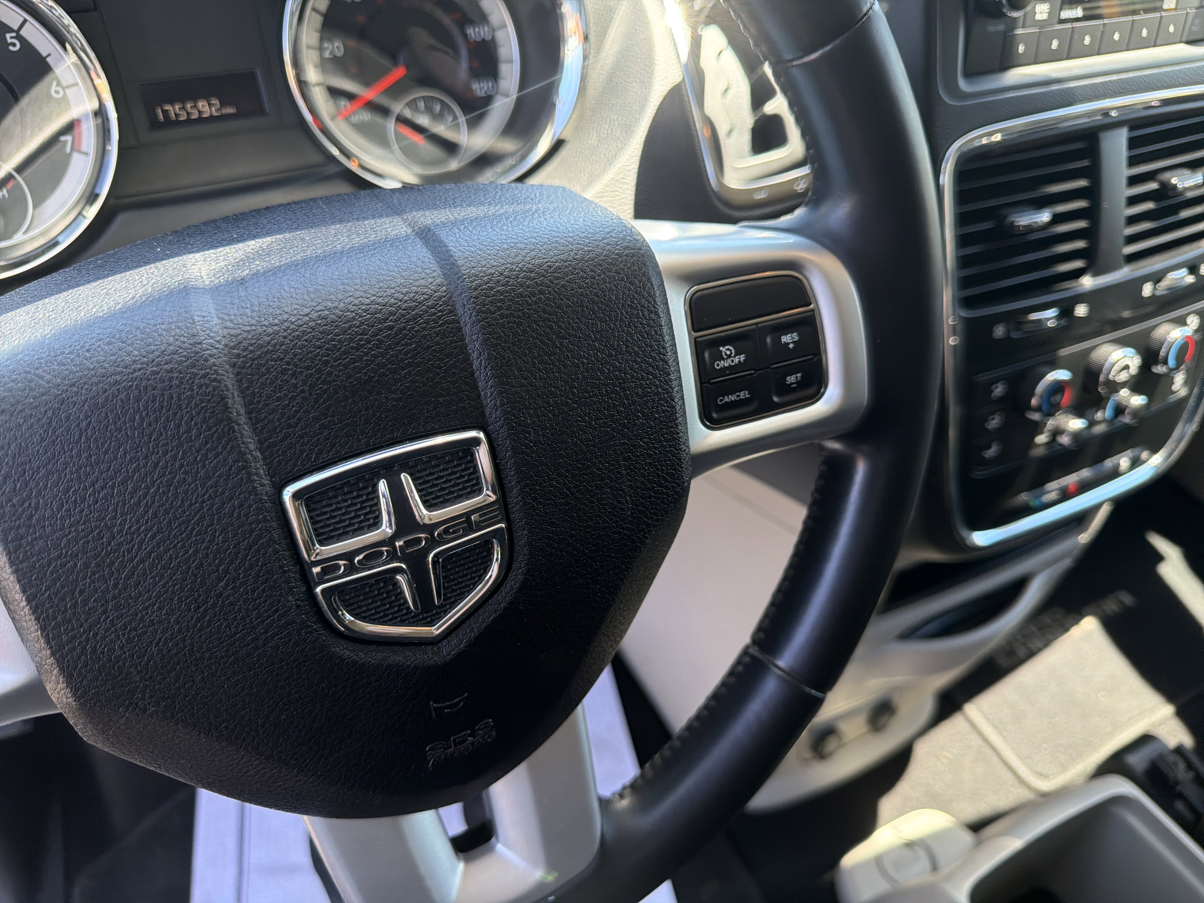 Used 2016 Dodge Grand Caravan SE w/ Quick Order Package 29E SE FWD image 37