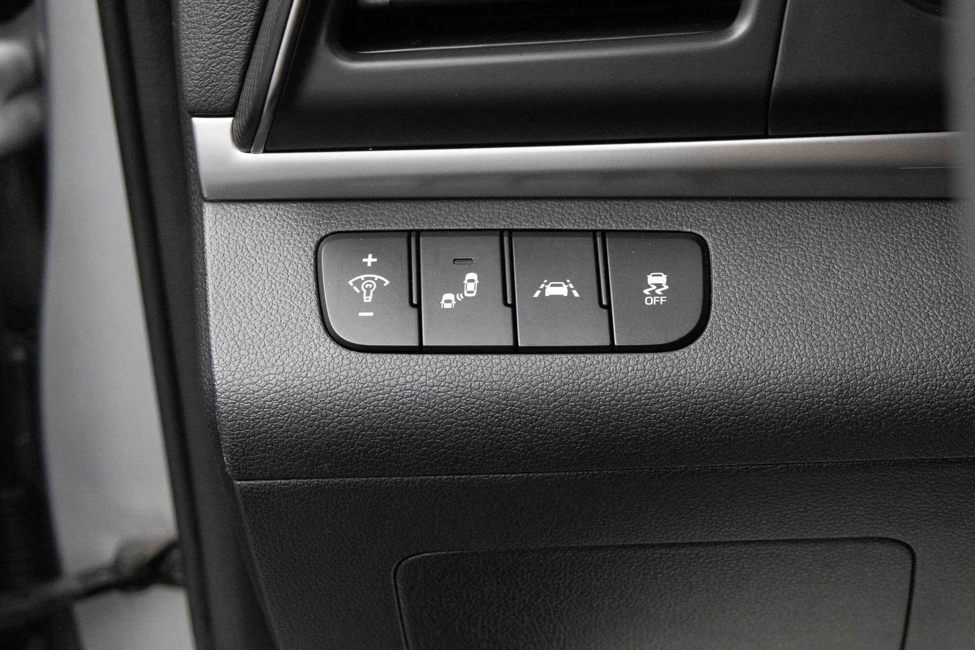 Used 2020 Hyundai Elantra SEL w/ Cargo Package (C1) image 18