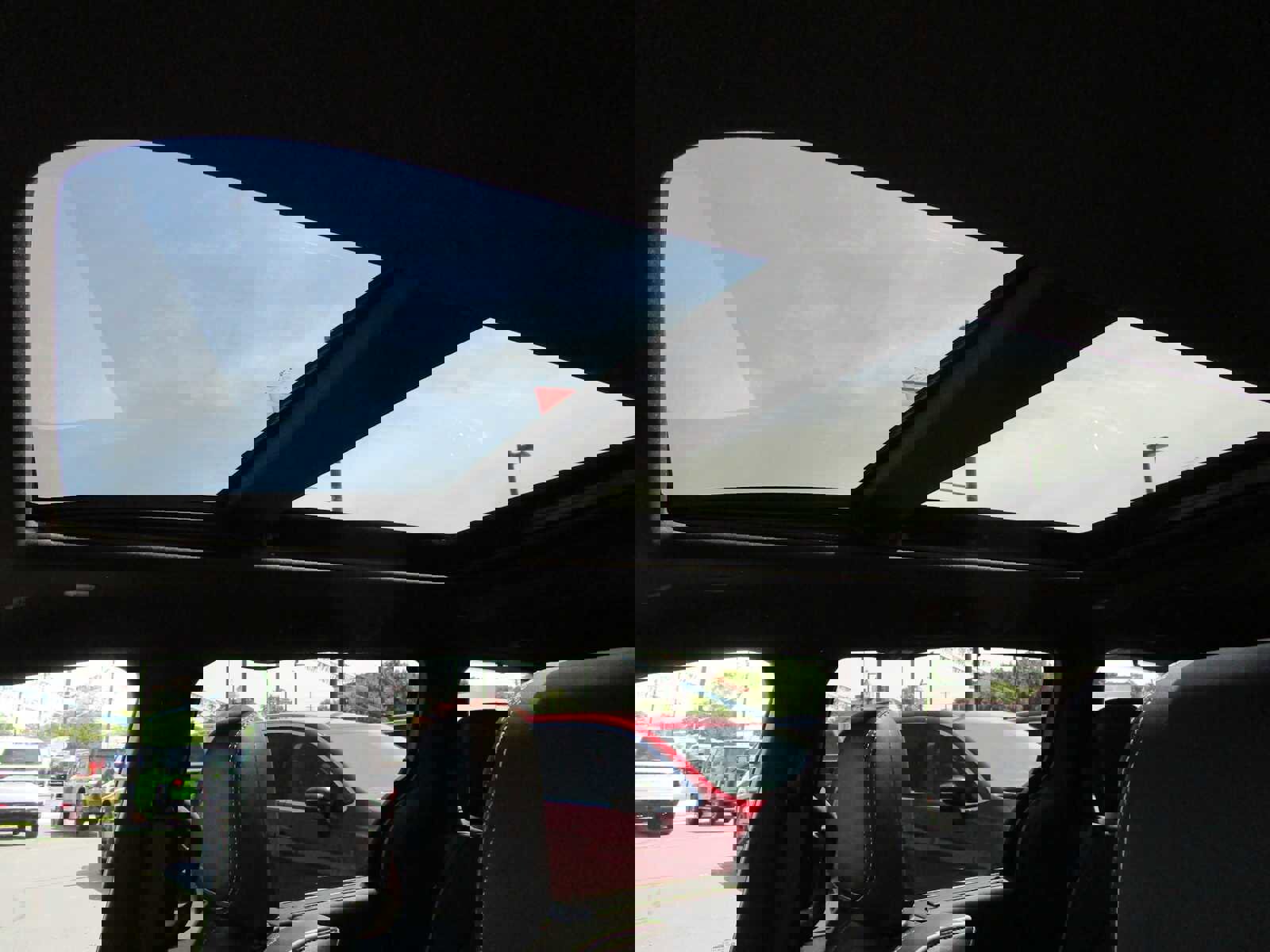 New 2026 Chrysler Pacifica Limited w/ Uconnect Theater Family Group image 59