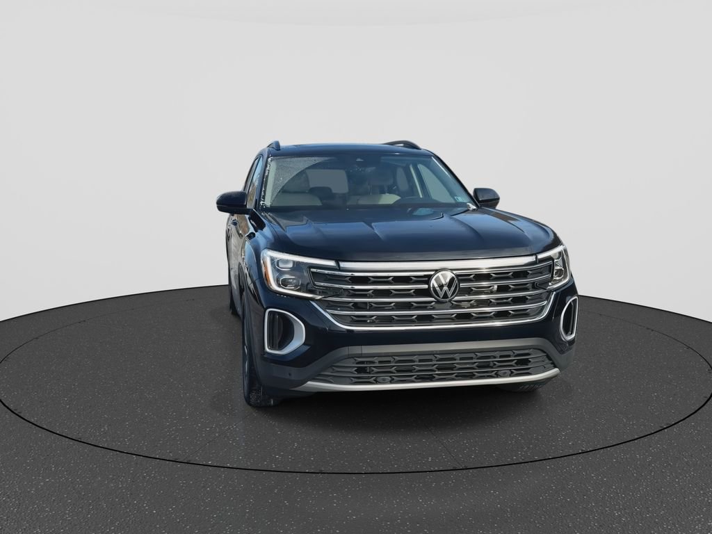 Used 2025 Volkswagen Atlas SE image 3