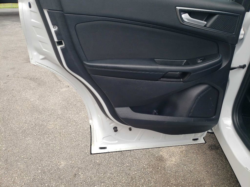 Used 2019 Ford Edge SE image 28