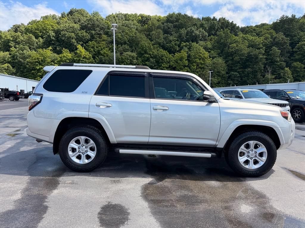 Used 2022 Toyota 4Runner SR5 Premium w/ Moonroof Package AWD/4WD image 3