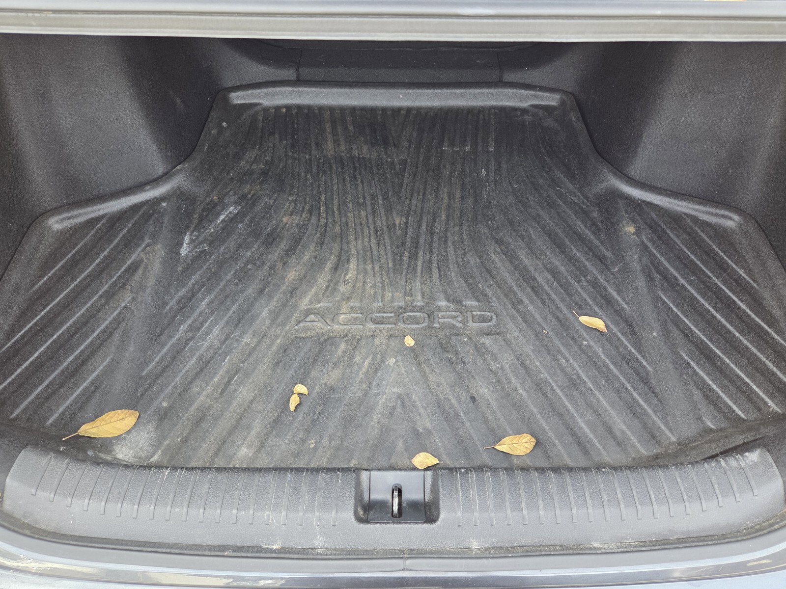 Used 2023 Honda Accord LX image 9