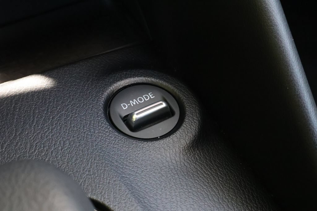 Used 2023 Nissan Z w/ Floor Mat Package (L93) RWD image 34