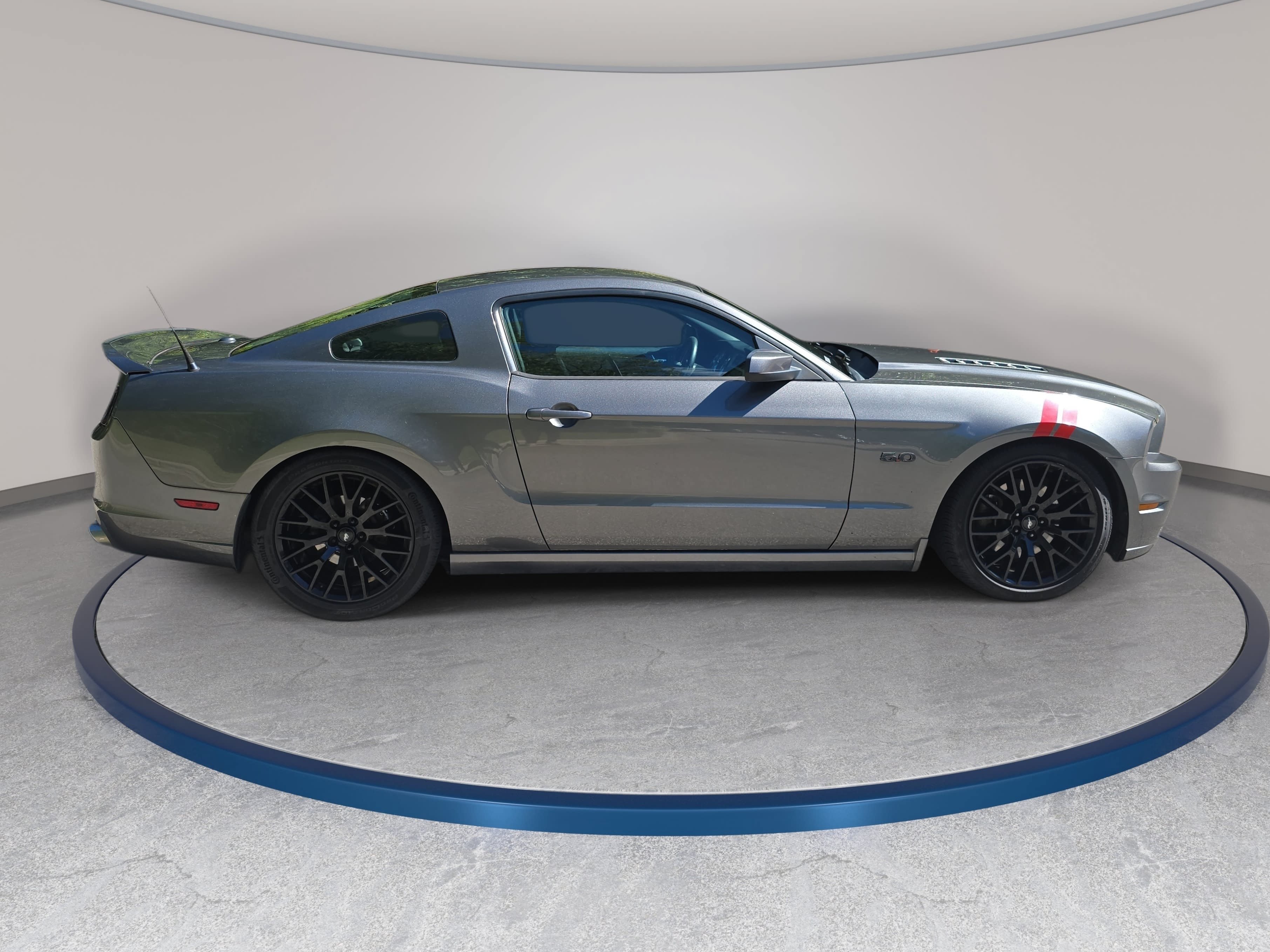 Used 2013 Ford Mustang GT Premium w/ Comfort Pkg RWD image 4