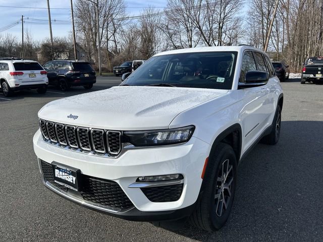 Certified 2023 Jeep Grand Cherokee Limited AWD/4WD image 4