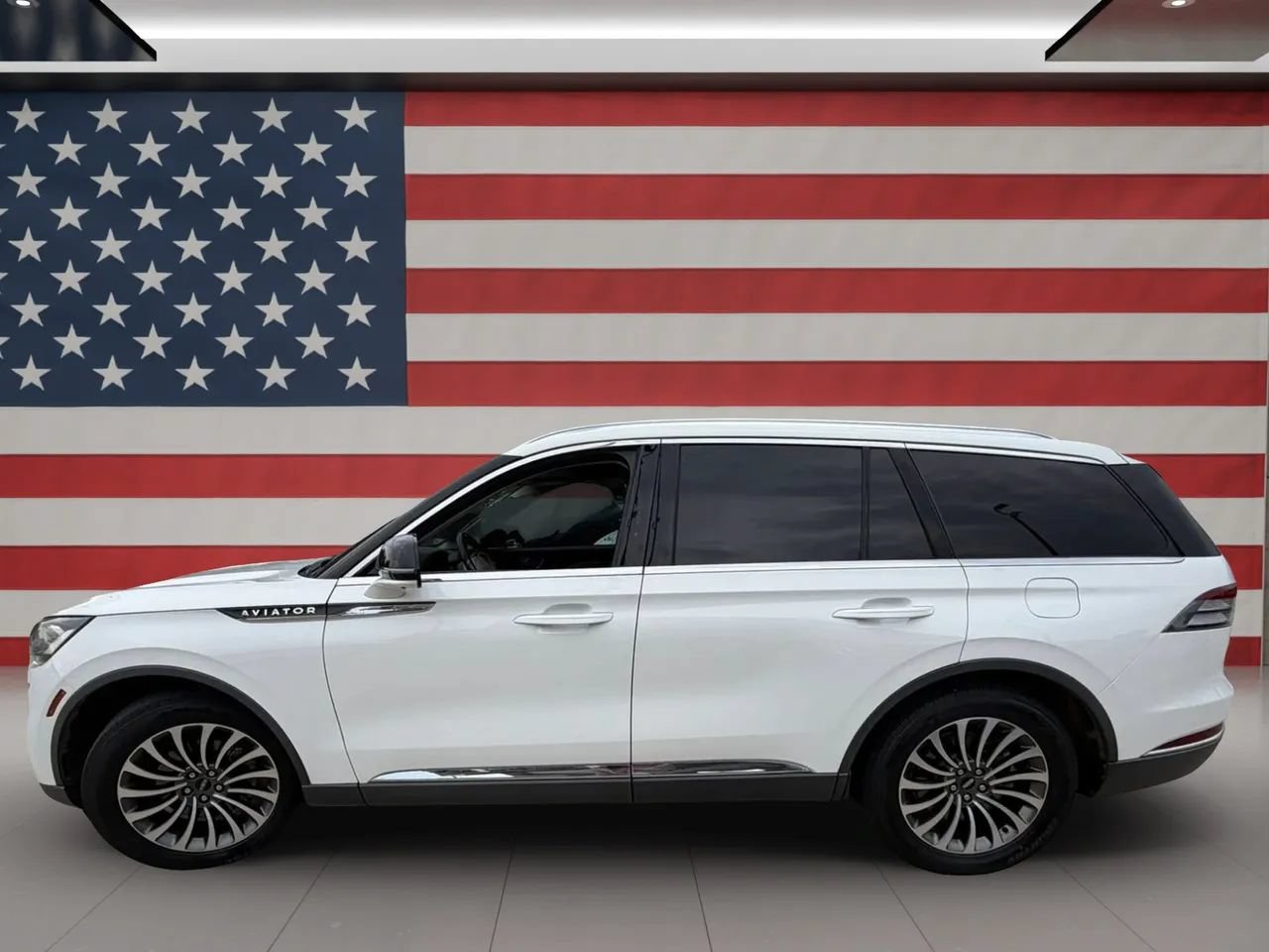 Used 2020 Lincoln Aviator Reserve w/ Elements Package Plus RWD image 4