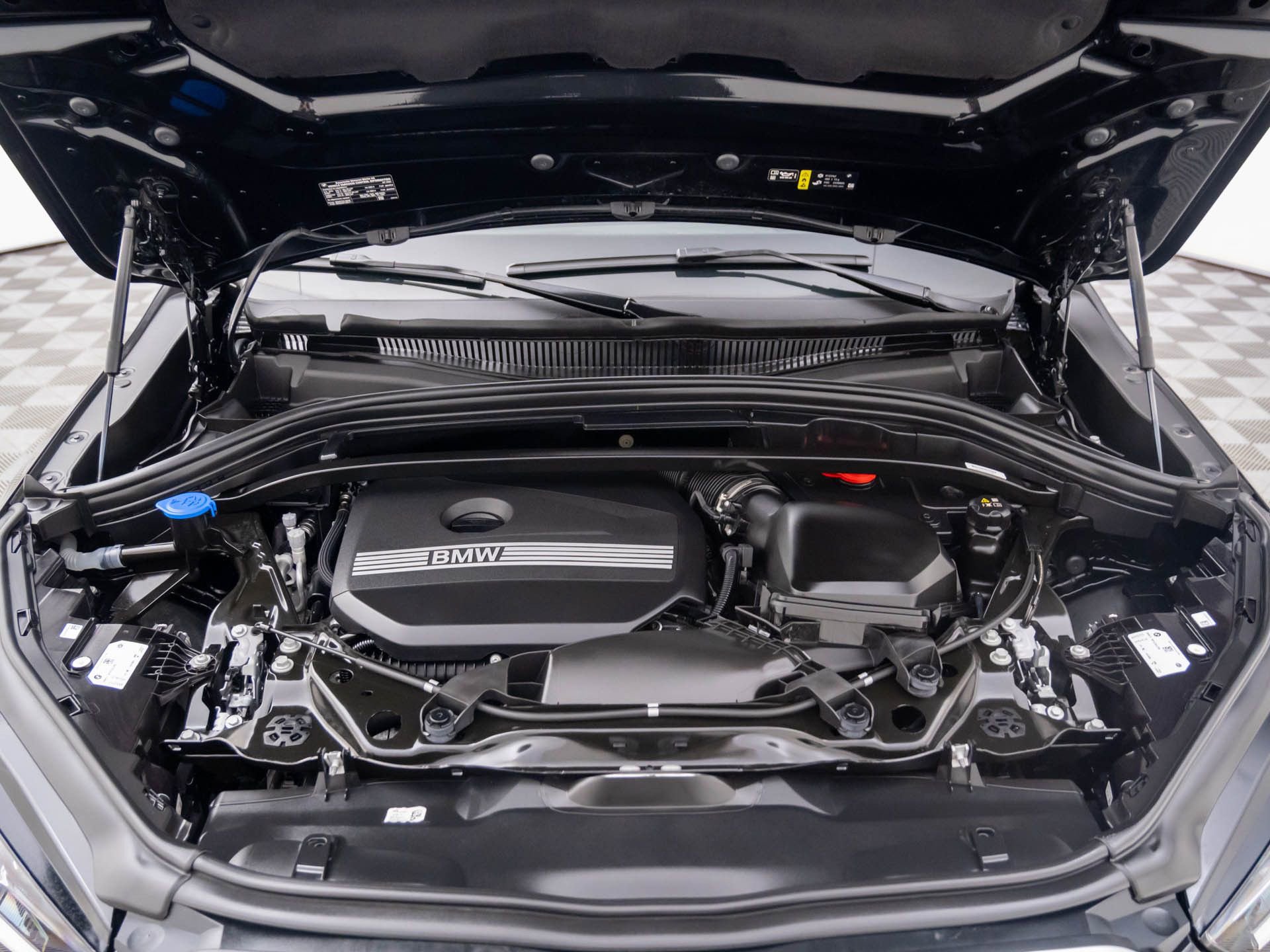 Certified 2025 BMW X2 xDrive28i w/ Premium Package image 35