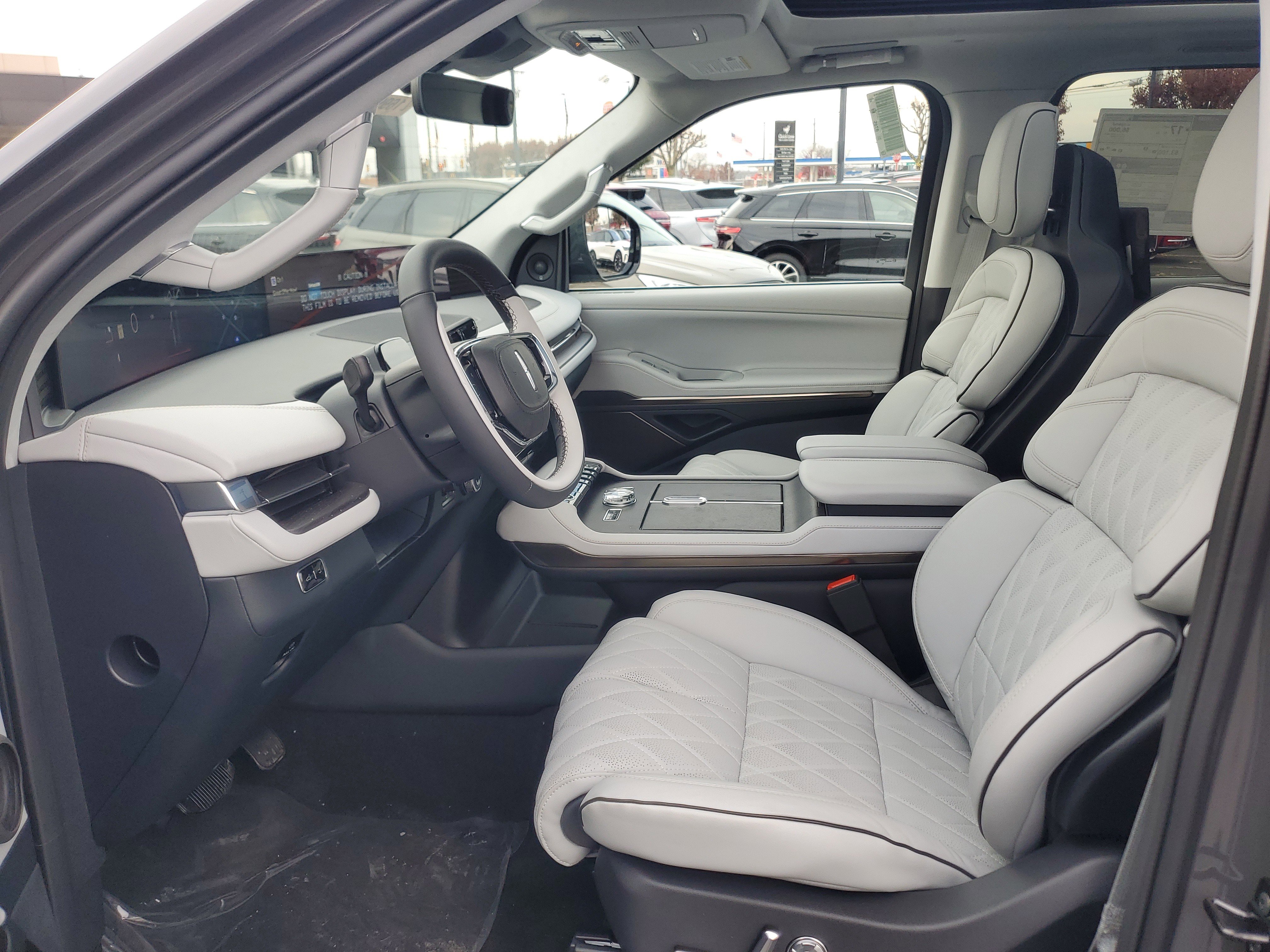 New 2025 Lincoln Navigator L Black Label image 12