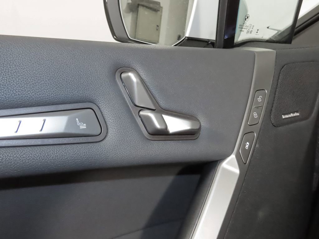 Used 2026 BMW iX xDrive45 w/ M Sport Package image 10