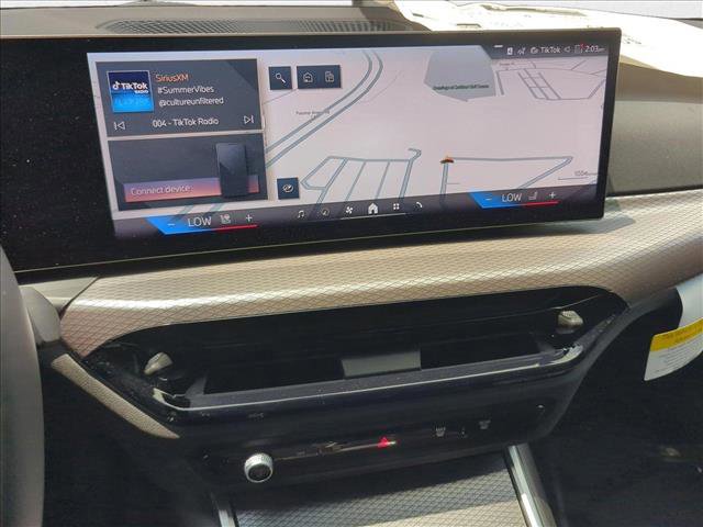 Used 2025 BMW 330i xDrive Sedan w/ Convenience Package image 11