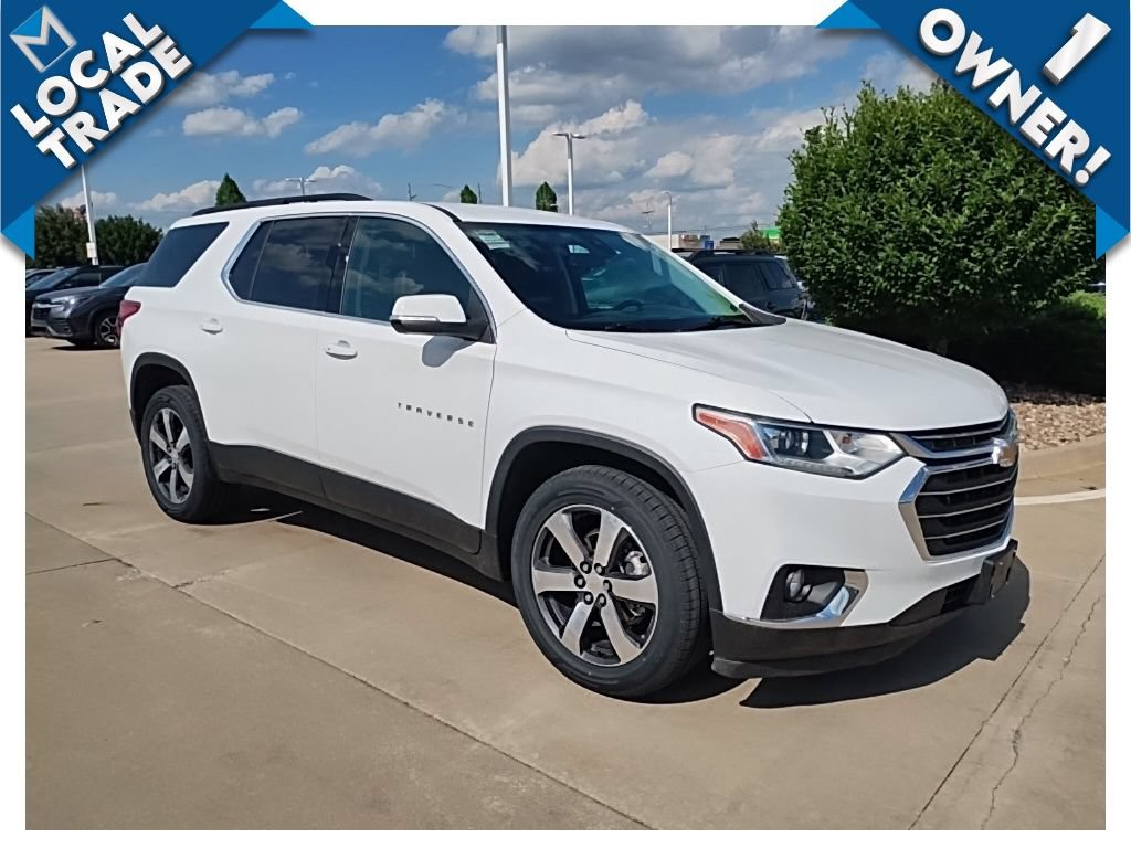 Used 2021 Chevrolet Traverse LT w/ LT Premium Package AWD/4WD image 3