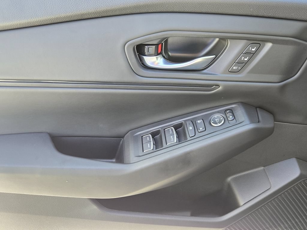 Certified 2025 Honda Accord EX-L image 27