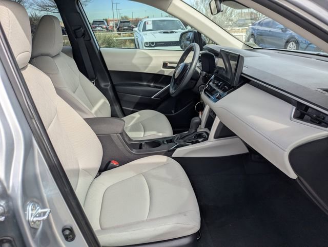 Used 2025 Toyota Corolla Cross L image 30
