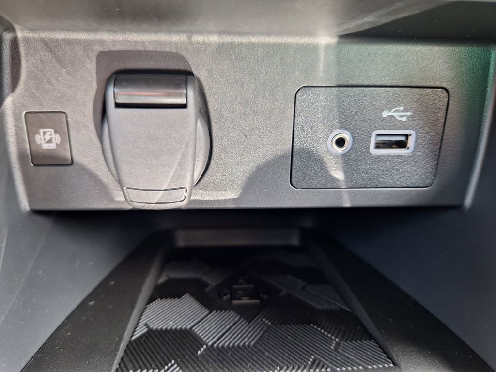 New 2025 Nissan Versa SV w/ Trunk Package image 16