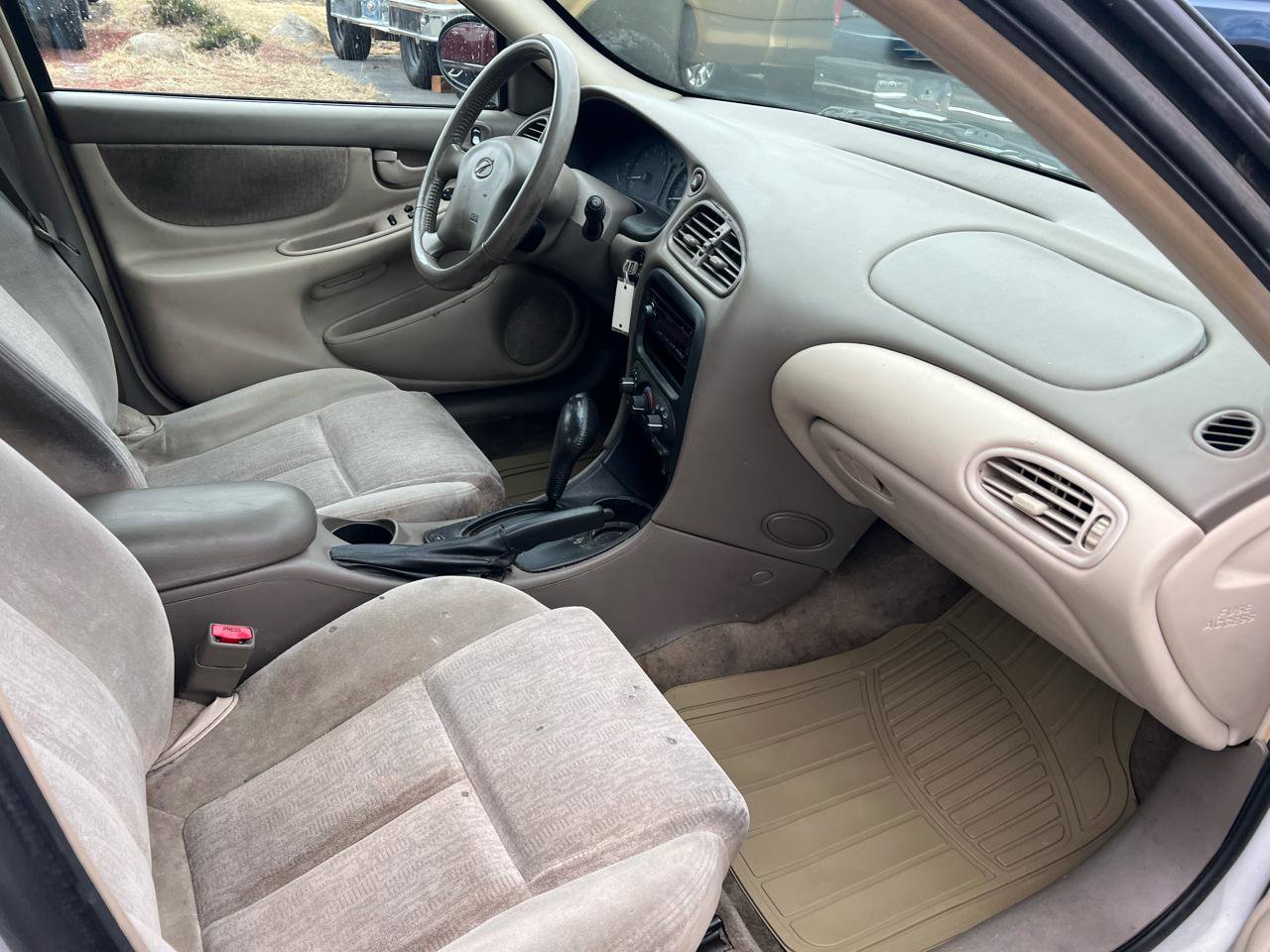 Used 2004 Oldsmobile Alero GL image 15