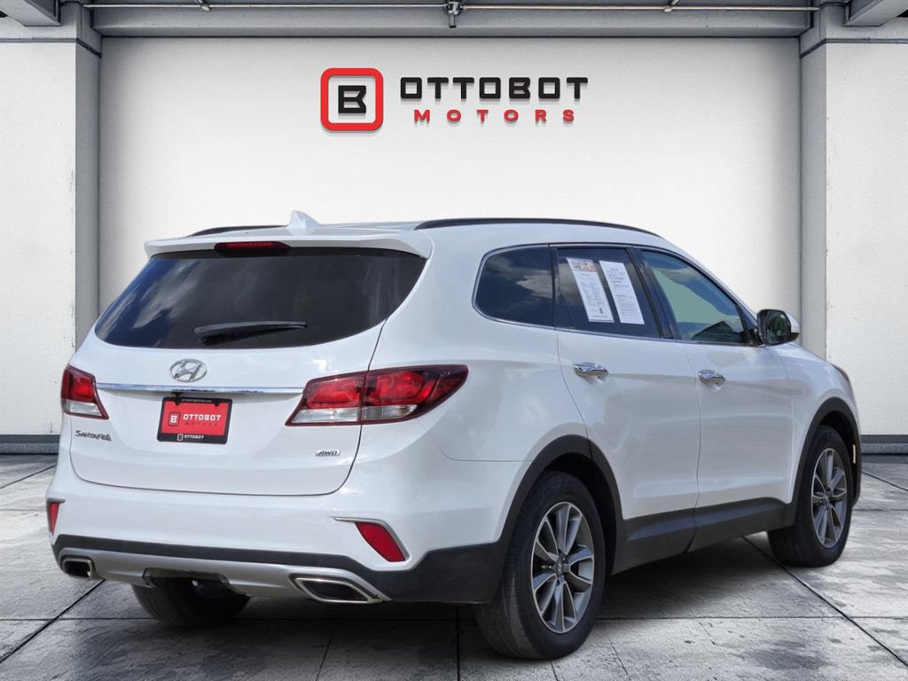 Used 2017 Hyundai Santa Fe SE AWD/4WD image 4