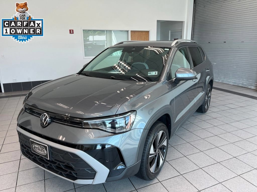 Used 2025 Volkswagen Taos SE AWD/4WD image 4