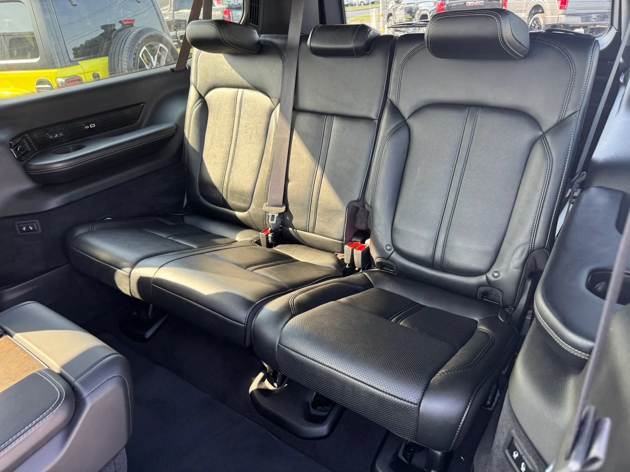 Used 2024 Jeep Grand Wagoneer L 4WD image 7