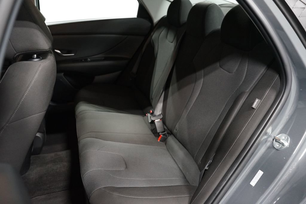 Used 2024 Hyundai Elantra SE image 25