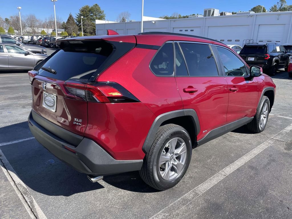 Used 2025 Toyota RAV4 XLE image 9
