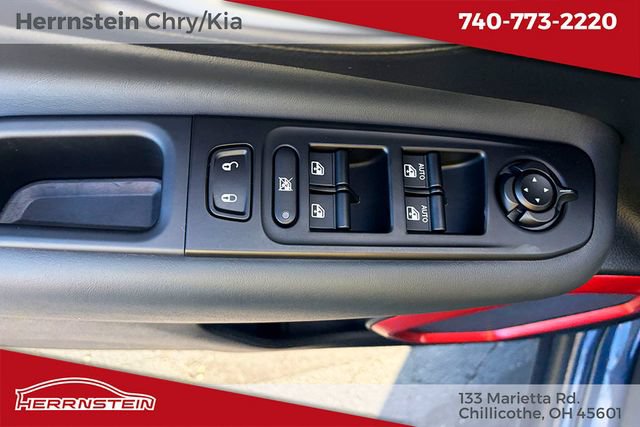 Used 2023 Jeep Renegade Trailhawk AWD/4WD image 25