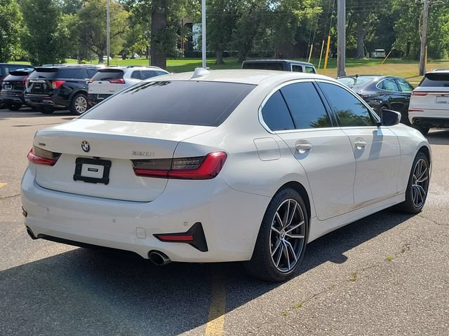 Used 2021 BMW 330i xDrive Sedan w/ Premium Package AWD/4WD image 4
