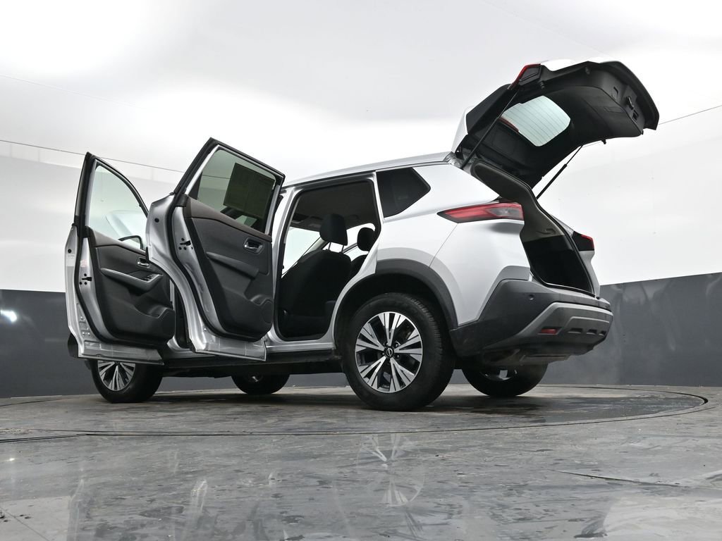 Used 2023 Nissan Rogue SV image 45
